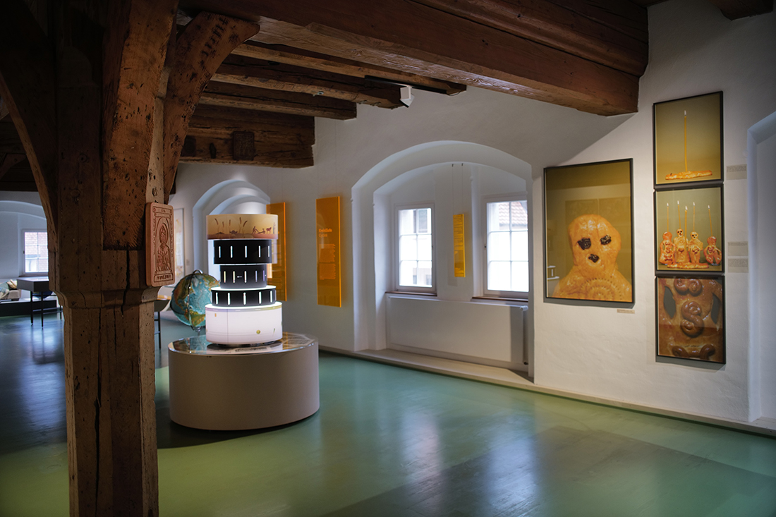 <p>2022/2024<br />
Family Constellations</p>
