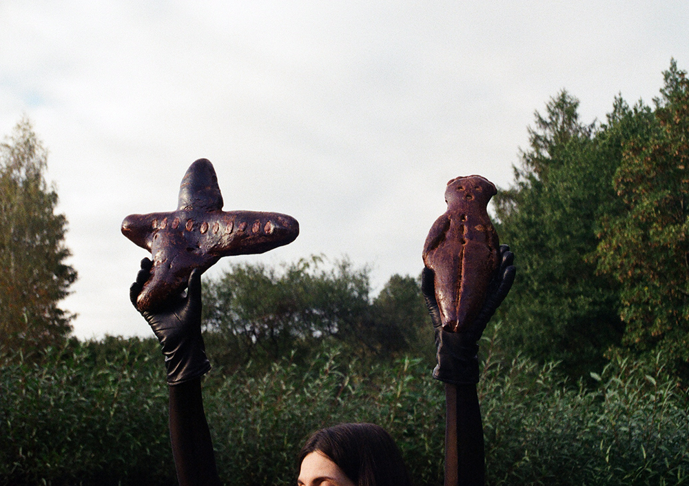 <p>2022/2024<br />
Family Constellations</p>
